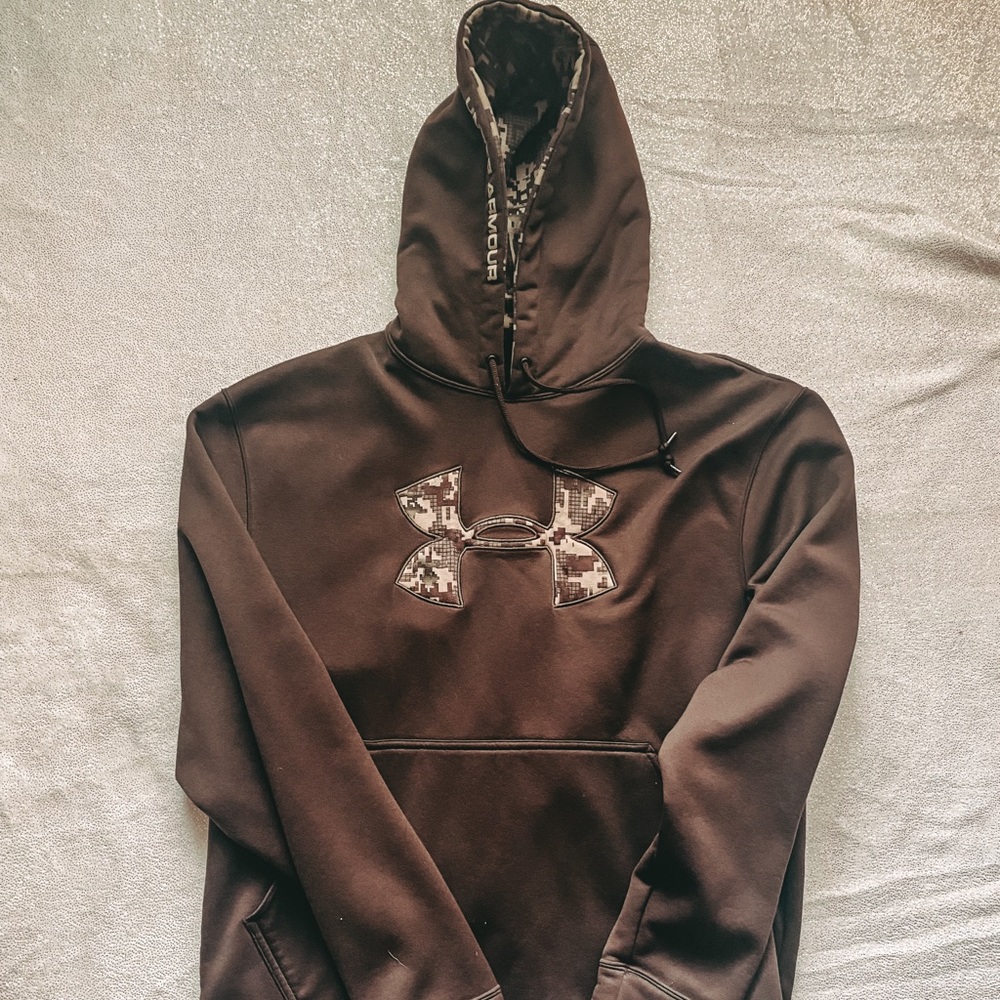⚡️brown/camo under armour sweatshirt !
